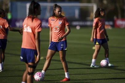 PORTO ALEGRE, RS, BRASIL, 07-10-2026: A Seleção Brasileira Feminina treina no CT Luiz Carvalho, na tarde de quarta (07). É a segunda atividade da equipe que enfrenta a Argentina em jogo amistoso, no próximo sábado (10), no Estádio Beira-Rio. Foto: Bruno Todeschini/Grupo RBS<!-- NICAID(16382549) -->