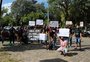 Protesto em Caxias do Sul pede reabertura de serviços de banho e tosa de animais