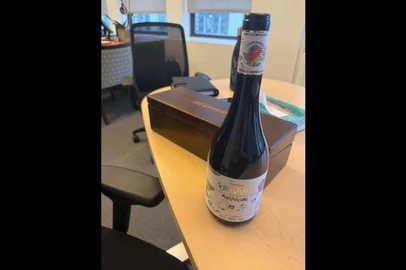 O vinho que “sobreviveu” à enchente e foi representar o RS em Nova York<!-- NICAID(16038641) -->