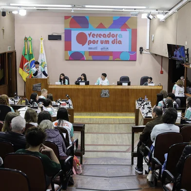 CAXIAS DO SUL, RS, BRASIL 06-10-2025. Alunos apresentam projetos sobre temas diversos no Vereador por um dia 2025.<!-- NICAID(16140288) -->