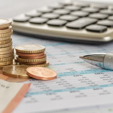 Fundador da Warren reforça que falar sobre dinheiro deveria ser um tema tratado em casa com a mesma naturalidade que se fala sobre alimentação