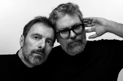 Kevin Johansen e Liniers<!-- NICAID(16032081) -->