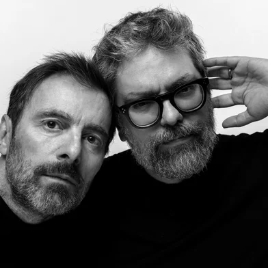Kevin Johansen e Liniers<!-- NICAID(16032081) -->