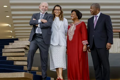 23.05.2025 - Presidente da República, Luiz Inácio Lula da Silva e a senhora Janja Lula da Silva, durante Almoço oferecido ao Presidente da República de Angola, João Lourenço e à senhora Ana Dias Lourenço, no Palácio Itamaraty. Na foto (da esquerda para a direita): Presidente da República, Luiz Inácio Lula da Silva; Primeira-Dama, Janja Lula da Silva; a senhora Ana Dias Lourenço e o Presidente da República de Angola, João Lourenço. Brasília - DF. Foto: Ricardo Stuckert / PR<!-- NICAID(16044685) -->