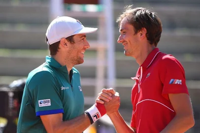 Marcelo Demoliner and Daniil Medvedev recovered from a set and a break down on Monday to upset sixth seeds Jamie Murray and Bruno Soares 3-6, 7-6(5), 10-4 at the Internazionali BNL d'Italia in Rome.<!-- NICAID(14779207) -->