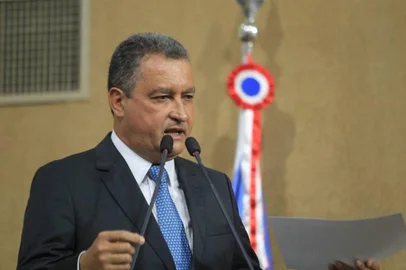 Petista Rui Costa diz que não medirá esforços para ajudar governo Bolsonaro<!-- NICAID(13897262) -->