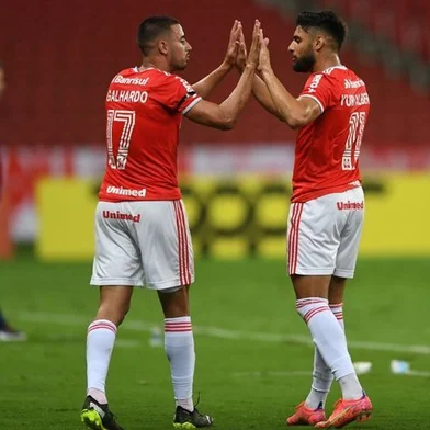Thiago Galhardo e Yuri Alberto
