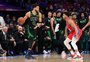 Celtics vencem 76ers na Filadélfia e obtém virada  na série dos playoffs da NBA