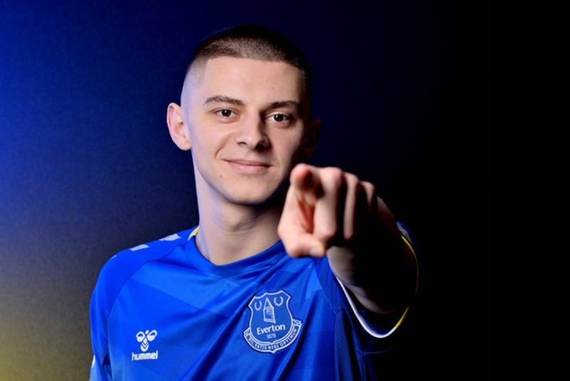 Vitaly Mikolenko, Everton FC