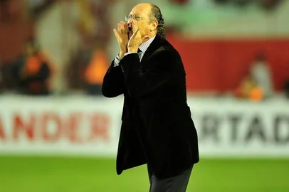 Taça Libertadores 2011, Inter x Peñarol no estádio Beira-Rio.Técnico Paulo Roberto FalcãoIndexador: JBOTEGA