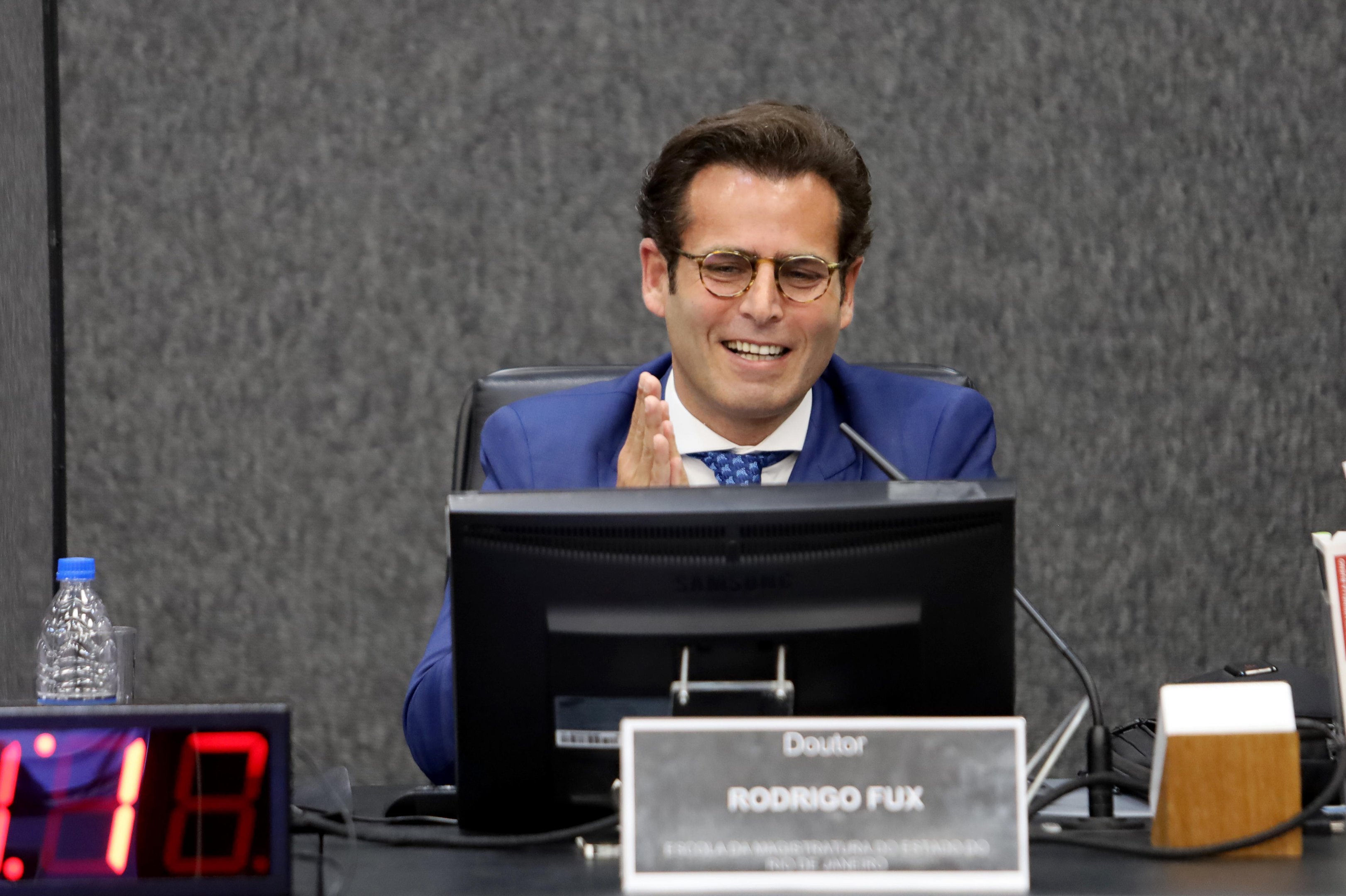 Filho de Fux &eacute; o terceiro parente de ministro do STF com dados fiscais violados