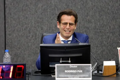 Rodrigo Fux<!-- NICAID(16229182) -->