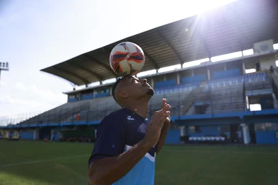 Novo Hamburgo, RS, Brasil - Especial Gauchão 2026. Na foto o Jogador do Novo Hamburgo e que já passou pelo Iraque, Henrique Ávila.Indexador: jeff botega<!-- NICAID(16199928) -->