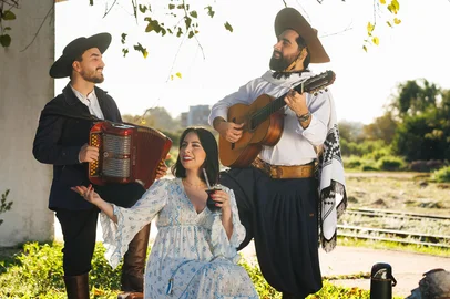 Hermanos Guedes<!-- NICAID(16263821) -->