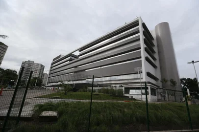 PORTO ALEGRE-RS- BRASIL- 20190701-  A ampliação do Hospital de Clínicas de Porto Alegre entra em uma nova fase. Com o término das obras em junho, os dois novos prédios começam a ser vistoriados. É a chamada fase de transferência de operação. Onde  será conferida a adequação das instalações, acabamentos, sistemas elétrico e de climatização, elevadores, além de outros detalhes e das condições de segurança para pacientes e profissionais.FOTO FERNANDO GOMES/ ZERO HORA.<!-- NICAID(14145206) -->