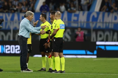Jeff Botega / Grupo RBS PORTO ALEGRE, RS, BRASIL, 11-10-2026: Grêmio vs Internacional, clássico GreNal nº455, pelo Campeonato Brasileiro Série A 2026. O jogo ocorre na Arena, em Porto Alegre. Foto: Jeff Botega/Grupo RBSIndexador: jeff botega<!-- NICAID(16385398) -->