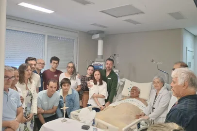 Neuza e Collares se casaram no religioso no Hosptial Mãe de Deus, quando ele já estava sedado <!-- NICAID(15942329) -->