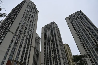 A housing complex of Chinese property developer Evergrande is seen in Kunming, in southwestern Yunnan province on October 23, 2021. (Photo by Jade Gao / AFP)<!-- NICAID(14923848) -->