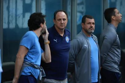 Porto Alegre, RS, Brasil, 25/05/2025 - Grêmio vs Bahia pelo Brasileirão Série A 2025 -  Técnico , Rogério Ceni. Foto: Jefferson Botega/Agência RBSIndexador: jeff botega<!-- NICAID(16045305) -->