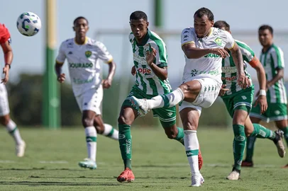 Cuiabá e Juventude estrearam no Campeonato Brasileiro Sub-20 no CT Manoel Dresch.<!-- NICAID(15998925) -->
