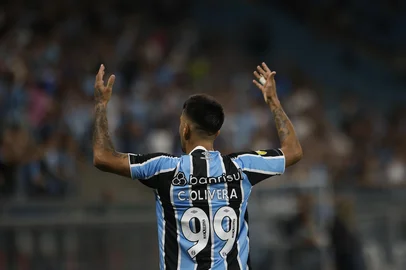 GAUCHÃO  PORTO ALEGRE, RS, BRASIL, 22-02-2025 - Grêmio e Juventude se enfrentam pelo jogo de ida da semifinal do Campeonato Gaúcho 2025, na Arena, em Porto Alegre. Cristian Olivera.  Foto: Mateus Bruxel / Agência RBS<!-- NICAID(15982134) -->