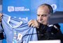 Bielsa faz mistério sobre retorno de Suárez à seleção do Uruguai