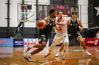 Caxias BAsquete venceu o Botafogo por 80 a 75, na noite desta segunda-feira (8), no Rio de Janeiro.Indexador: Wallace Lima<!-- NICAID(16183091) -->