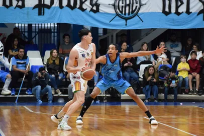 Caxias Basquete estreou com derrota na Interligas, competição de pré-temporada disputada na Argentina.<!-- NICAID(15542705) -->