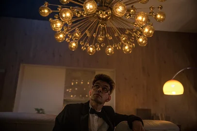 A Secretaria Municipal da Cultura, por meio da Sala de Cinema Ulysses Geremia, traz a estreia do filme exibido no Festival de Cannes, Limonov: O Camaleão Russo, dirigido por Kirill Serebrennikov. As sessões ocorrem de 17 a 20 de abril, às 19h30, e de 24 a 27 de abril, às 17h.<!-- NICAID(16018282) -->