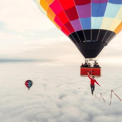 Walking on clouds - rafael bridi