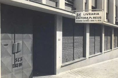Comandada por padre, livraria criada há 57 anos fecha no Centro Histórico<!-- NICAID(15925301) -->