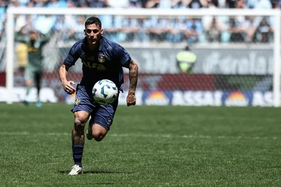 PORTO ALEGRE, RS, BRASIL, 28.09.2025: Confronto entre Grêmio vs Vitória, na Arena, pelo campeonato Brasileiro. Na foto, o jogador do Grêmio, Pavón. Fotos: Duda Fortes/Agencia RBS<!-- NICAID(16134461) -->
