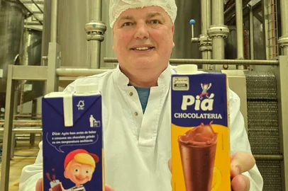 Presidente da cooperativa Piá, Jorge Dinnebier, mostra nova  identidade visual da Piá<!-- NICAID(15898136) -->