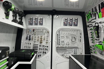 Empresa de ferramentas automotivas porto-alegrense investe R$ 500 mil em mostruário sobre rodas. Vipes , showroom<!-- NICAID(16141135) -->