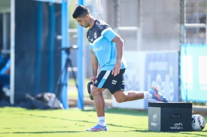 Treino GremioRS - FUTEBOL/ TREINO GREMIO 2022 - ESPORTES - Jogadores do Gremio realizam treino tÃ©cnico durante a manha deste sabado, no CT Luiz Carvalho, na preparaÃ§Ã£o para a partida valida pela Copa dp Brasil 2023.Na foto Luis Suárez. FOTO: LUCAS UEBEL/GREMIO FBPAEditoria: SPOLocal: Porto AlegreIndexador: Lucas UebelSecao: futebolFonte: Gremio.netFotógrafo: Treino Gremio<!-- NICAID(15374344) -->
