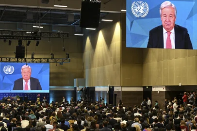 UN chief Antonio Guterres message is projected on big screens  during the opening ceremony of the COP16 summit in Cali, Colombia on October 20, 2024. Guterres appealed to nations gathered at a biodiversity summit in the Colombian city of Cali for "significant investment" in a fund set up to conserve and restore nature. (Photo by JOAQUIN SARMIENTO / AFP)Editoria: ENVLocal: CaliIndexador: JOAQUIN SARMIENTOSecao: international relationsFonte: AFPFotógrafo: STF<!-- NICAID(15895358) -->