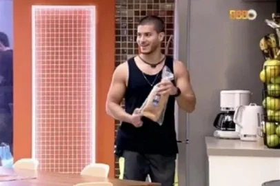 Arthur Aguiar e seu pão no BBB 22<!-- NICAID(15006269) -->
