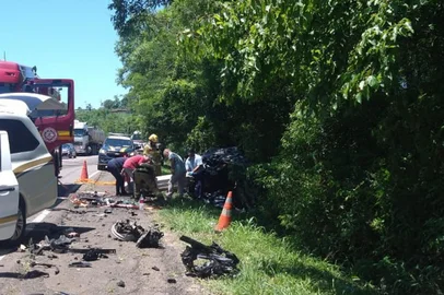 Colisão entre carro e caminhão deixa um morto no Vale do Rio Pardo<!-- NICAID(16204801) -->