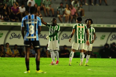 CAXIAS DO SUL, RS, BRASIL, 05/02/2025. Juventude x Grêmio, jogo válido pela quinta rodada do Campeonato Gaúcho 2025 (Gauchão SuperBet) e realizado no estádio Alfredo Jaconi. (Porthus Junior/Agência RBS)Indexador: BTK                             <!-- NICAID(15970151) -->