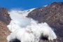 O britânico Harry Shimmin estava em uma montanha no Quirguistão quando foi surpreendido por uma avalanche de neve. O turista registrou o fenômeno natural e publicou o vídeo nas redes sociais.<!-- NICAID(15145647) -->