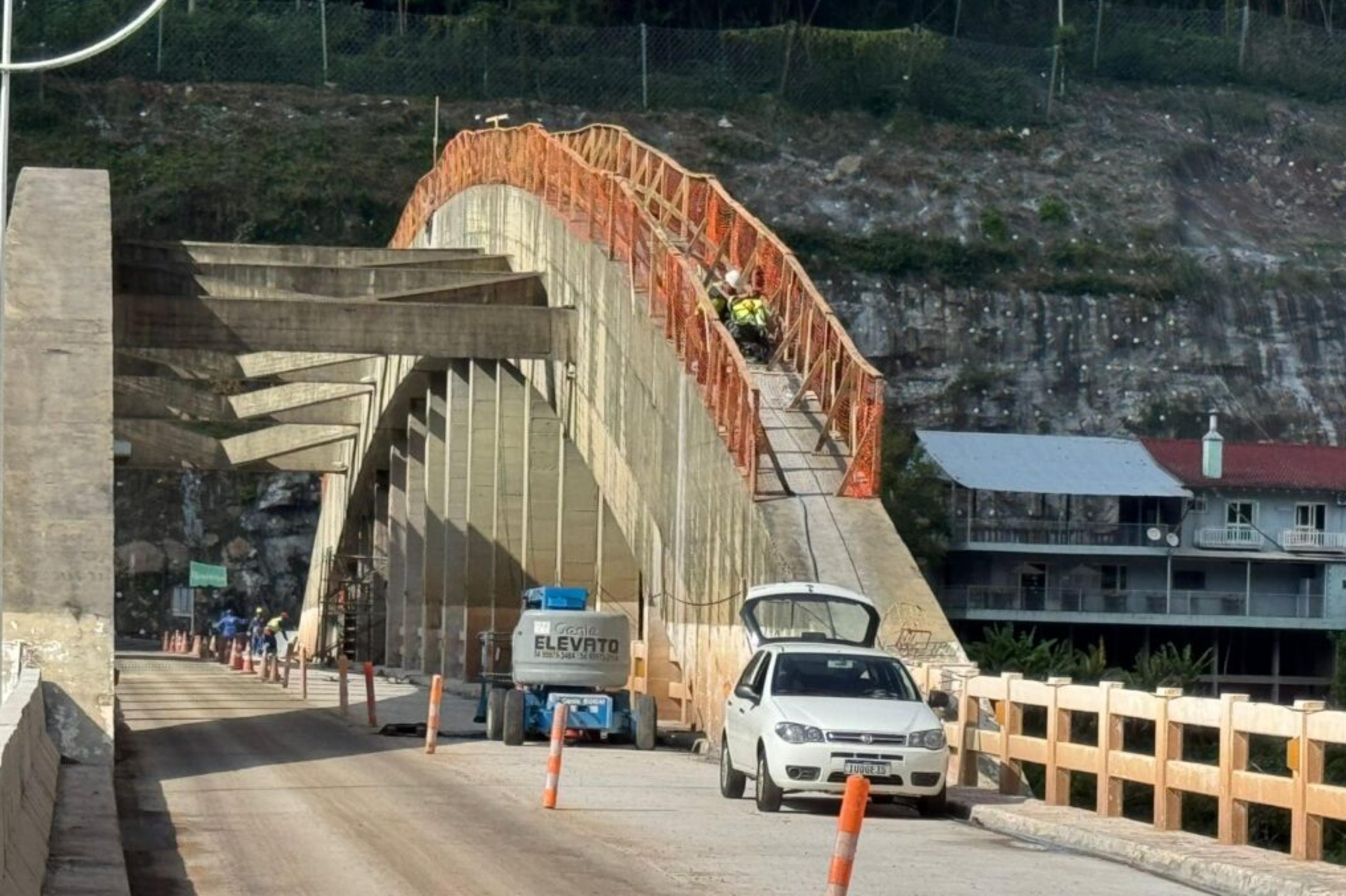 BR-470, entre Bento Gon&ccedil;alves e Veran&oacute;polis, ter&aacute; pare e siga no fim de semana de P&aacute;scoa
