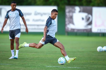 Lucas Uebel / Grêmio FBPA Marcos Rocha durante treino do Grêmio neste sábado em Salvador<!-- NICAID(16286662) -->