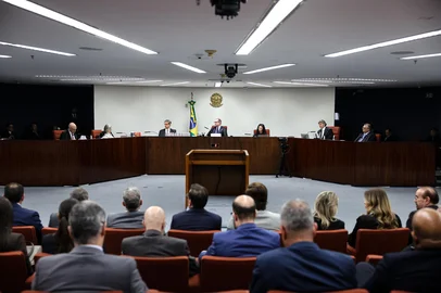 BrasÃlia (DF), 11/09/2025 - Sessão na Primeira Turma do Supremo Tribunal Federal (STF), que realiza o quinto dia de julgamento dos réus do Núcleo 1 da trama golpista, formado pelo ex-presidente Jair Bolsonaro e mais sete aliados. Foto: Marcelo CamargoBrasÃlia (DF), 11/09/2025 - Sessão na Primeira Turma do Supremo Tribunal Federal (STF), que realiza o quinto dia de julgamento dos réus do Núcleo 1 da trama golpista, formado pelo ex-presidente Jair Bolsonaro e mais sete aliados. Foto: Marcelo Camargo/Agência BrasilLocal: BrasÃliaIndexador: Marcelo Camargo/Agência BrasilFonte: Agência Brasil/Empresa Brasil dFotógrafo: Reporter Fotografico<!-- NICAID(16122373) -->