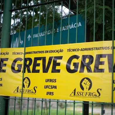 Greve na faculdade de farmácia da UFRGS<!-- NICAID(15728174) -->