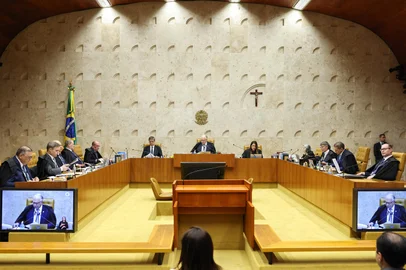 Rosinei Coutinho / STF BRASÍLIA, DF, BRASIL, 15-09-2026: O plenário do Supremo Tribunal Federal (STF) se reúne nesta terça-feira (15) para analisar relatório sobre a ligação do ministro Alexandre de Moraes com o banqueiro Daniel Vorcaro, ex-dono do Banco Master, e decidir se o ministro será investigado. Na corte, espera-se que as tensões cheguem ao ápice, sem espaço para pacificação. Ao iniciar a sessão, o presidente do STF, Edson Fachin, mencionou o período difícil pelo qual passa a corte e destacou que o Supremo não deve julgar pessoas, mas, sim, fatos. "A decisão pertence ao plenário, não a um ministro individualmente", declarou. O procurador Paulo Gonet, que foi citado por Vorcaro em mensagens, também participa da sessão. Foto: Rosinei Coutinho/STFIndexador: Rosinei Coutinho/STF<!-- NICAID(16365870) -->