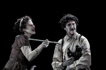 Para a última semana, estão agendadas três apresentações teatrais. Entre elas, o espetáculo Das Cinzas Coração, da Cia. Quimera Criações Artísticas, de Porto Alegre, nesta quarta-feira (17), às 20h, na Casa da Cultura.<!-- NICAID(16124572) -->