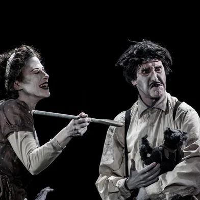 Para a última semana, estão agendadas três apresentações teatrais. Entre elas, o espetáculo Das Cinzas Coração, da Cia. Quimera Criações Artísticas, de Porto Alegre, nesta quarta-feira (17), às 20h, na Casa da Cultura.<!-- NICAID(16124572) -->