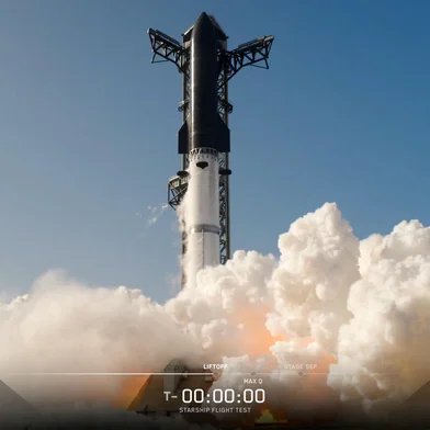 This still image taken from a SpaceX broadcast shows the SpaceX Starship launching from SpaceX Starbase in Starbase, Texas, on July 24, 2026. This is the first SpaceX Starship flight since the company went public on Wall Street in June 2026. The flight's aims will be similar to those of a mostly successful voyage carried out in May, which debuted the latest edition of the powerful Starship, its third generation model. The goals of that test were essentially to demonstrate the new designs in flight. (Photo by Handout / SPACEX / AFP) / RESTRICTED TO EDITORIAL USE - MANDATORY CREDIT "AFP PHOTO /  SPACEX / HANDOUT" - HANDOUT - NO MARKETING NO ADVERTISING CAMPAIGNS - DISTRIBUTED AS A SERVICE TO CLIENTS<!-- NICAID(16333912) -->