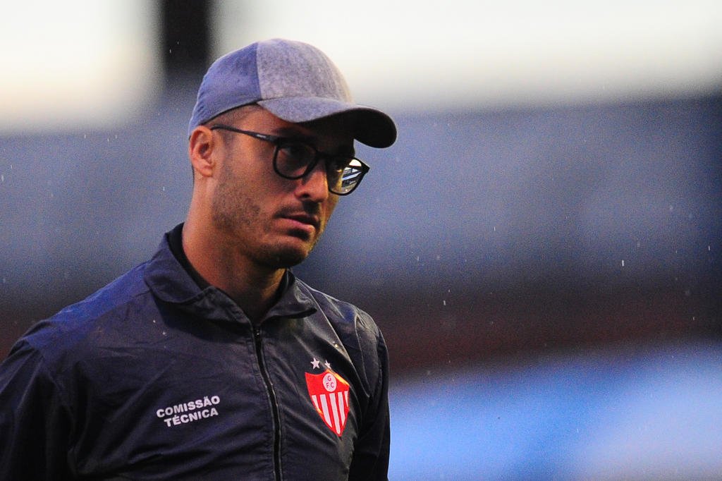 T&eacute;cnico do Guarany de Bag&eacute; aponta &ldquo;erro fatal&rdquo; e expuls&atilde;o como decisivos na derrota para o Gr&ecirc;mio