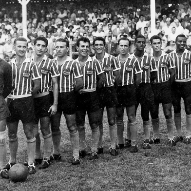 Time perfilado no estádio Tiradentes, em 1955<!-- NICAID(15343925) -->
